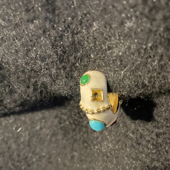 Kenneth Jay Lane Enamel Clip Earrings - Picture 3 of 6